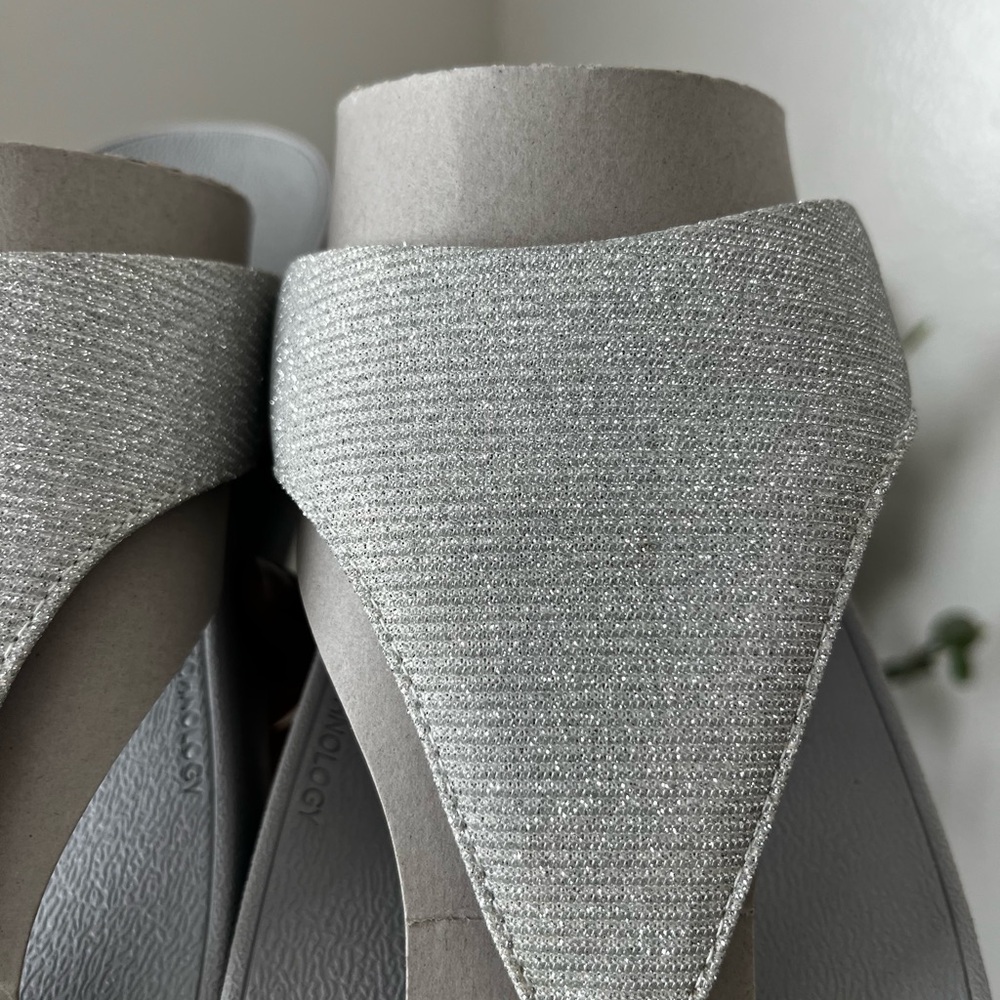 FitFlop Women's Lottie Glitzy Silver Slide Sandals Size 10 US - Picture 10 of 14